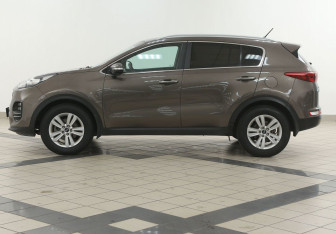 Подержанный автомобиль Kia Sportage 2016 года (7 фото)