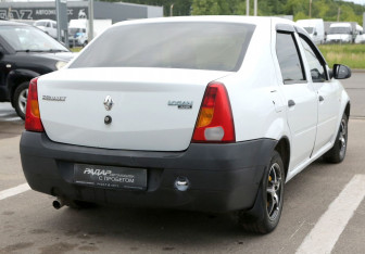 Подержанный автомобиль Renault Logan Sedan 2008 года (6 фото)