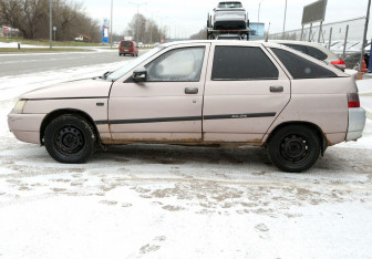 Подержанный автомобиль LADA (ВАЗ) 2112 2001 года (8 фото)