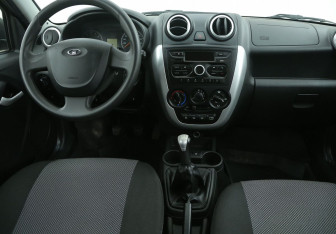 Подержанный автомобиль LADA (ВАЗ) Granta Liftback 2018 года (12 фото)