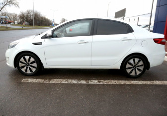 Подержанный автомобиль Kia Rio Sedan 2013 года (8 фото)