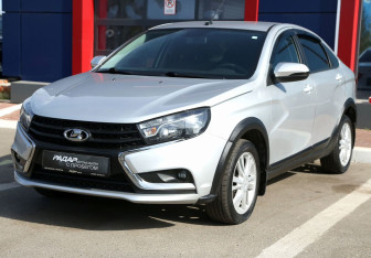 Подержанный автомобиль LADA (ВАЗ) Vesta Sedan 2018 года (3 фото)