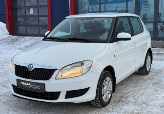 Подержанный автомобиль Skoda Fabia Hatchback 2012 года (3 фото)