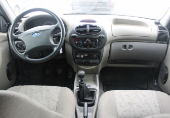 Подержанный автомобиль LADA (ВАЗ) Kalina Sedan 2011 года (9 фото)