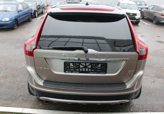 Подержанный автомобиль Volvo XC60 2010 года (6 фото)