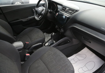 Подержанный автомобиль Kia Rio Sedan 2013 года (9 фото)