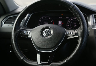 Подержанный автомобиль Volkswagen Tiguan 2017 года (17 фото)