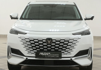 Подержанный автомобиль Changan UNI-K 2023 года (6 фото)