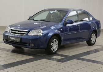 Подержанный автомобиль Chevrolet Lacetti Sedan 2011 года (8 фото)