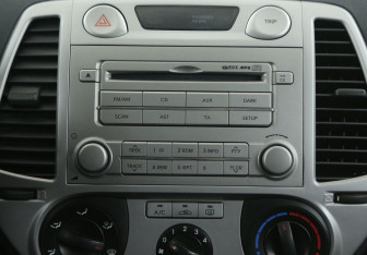 Подержанный автомобиль Hyundai i20 2010 года (13 фото)