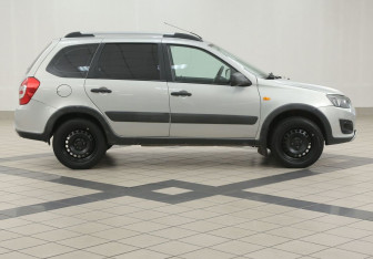 Подержанный автомобиль LADA (ВАЗ) Kalina Wagon 2016 года (5 фото)