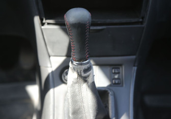 Подержанный автомобиль Toyota Corolla Sedan 2004 года (13 фото)