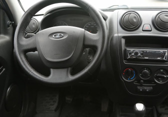 Подержанный автомобиль LADA (ВАЗ) Granta Sedan 2012 года (16 фото)