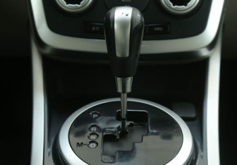 Подержанный автомобиль Mazda CX-7 2008 года (15 фото)
