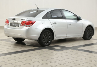 Подержанный автомобиль Chevrolet Cruze Sedan 2012 года (4 фото)