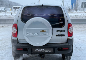 Подержанный автомобиль Chevrolet Niva 2012 года (5 фото)