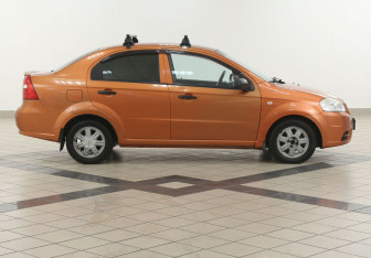 Подержанный автомобиль Chevrolet Aveo Sedan 2007 года (5 фото)
