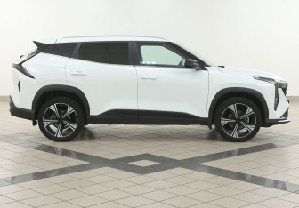 Подержанный автомобиль Geely Atlas 2023 года (5 фото)