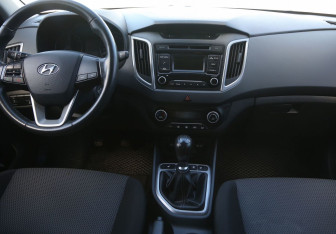 Подержанный автомобиль Hyundai Creta 2017 года (12 фото)