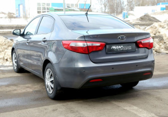 Подержанный автомобиль Kia Rio Sedan 2012 года (4 фото)