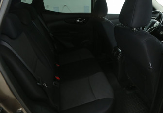 Подержанный автомобиль Nissan Qashqai 2014 года (11 фото)