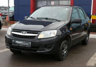 Подержанный автомобиль LADA (ВАЗ) Granta Sedan 2013 года (3 фото)