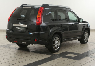 Подержанный автомобиль Nissan X-Trail 2010 года (4 фото)