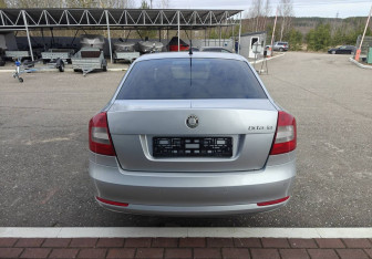 Подержанный автомобиль Skoda Octavia Liftback 2009 года (6 фото)