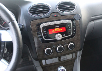 Подержанный автомобиль Ford Focus Sedan 2008 года (16 фото)