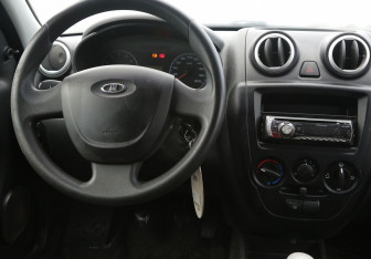 Подержанный автомобиль LADA (ВАЗ) Granta Liftback 2016 года (14 фото)