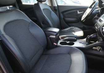 Подержанный автомобиль Hyundai ix35 2013 года (10 фото)