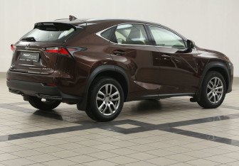 Подержанный автомобиль Lexus NX 2017 года (4 фото)