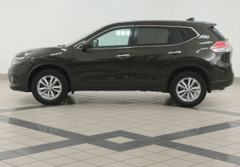 Подержанный автомобиль Nissan X-Trail 2018 года (7 фото)