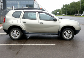 Подержанный автомобиль Renault Duster 2013 года (7 фото)