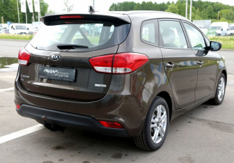 Подержанный автомобиль Kia Carens 2016 года (6 фото)