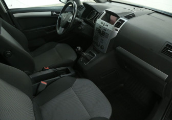 Подержанный автомобиль Opel Zafira Compactvan 2012 года (9 фото)