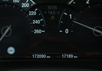 Подержанный автомобиль BMW X3 2018 года (23 фото)