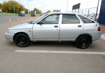 Подержанный автомобиль LADA (ВАЗ) 2112 2003 года (8 фото)
