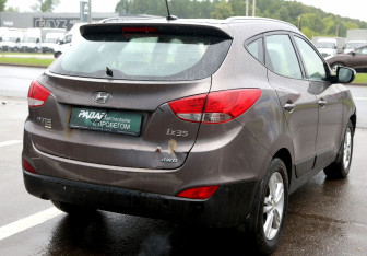 Подержанный автомобиль Hyundai ix35 2013 года (6 фото)