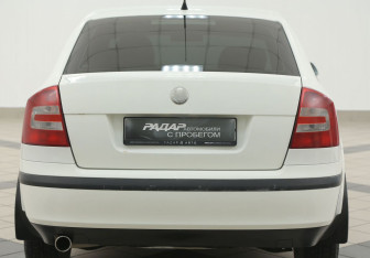 Подержанный автомобиль Skoda Octavia Liftback 2008 года (3 фото)