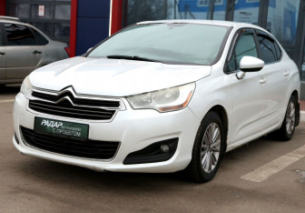 Подержанный автомобиль Citroen C4 Sedan 2013 года (3 фото)