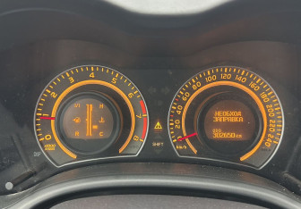 Подержанный автомобиль Toyota Corolla Sedan 2008 года (9 фото)