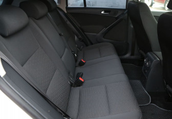 Подержанный автомобиль Volkswagen Tiguan 2012 года (11 фото)