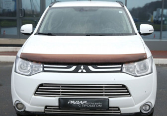 Подержанный автомобиль Mitsubishi Outlander 2012 года (2 фото)