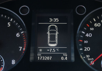 Подержанный автомобиль Volkswagen Passat Sedan 2009 года (17 фото)