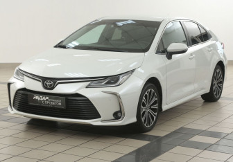 Подержанный автомобиль Toyota Corolla Sedan 2019 года (8 фото)