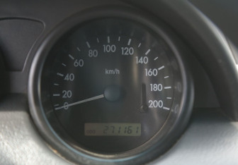 Подержанный автомобиль Chevrolet Aveo Sedan 2005 года (17 фото)