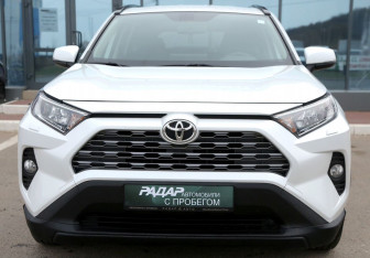 Подержанный автомобиль Toyota RAV4 2020 года (2 фото)