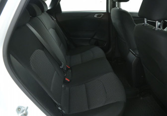 Подержанный автомобиль Kia Ceed Hatchback 2018 года (11 фото)