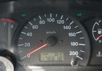 Подержанный автомобиль Hyundai Accent Sedan 2005 года (18 фото)